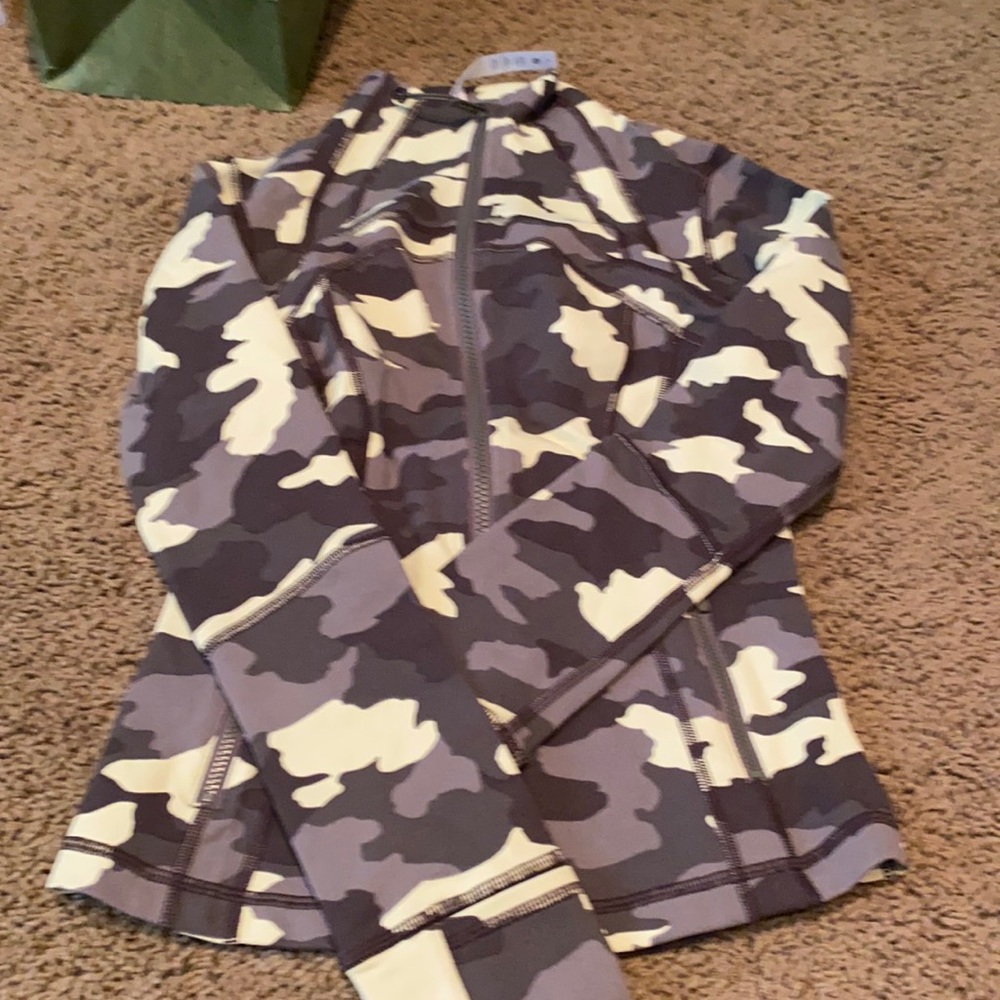 lululemon athletica Gray & White Camouflage Utility Jacket